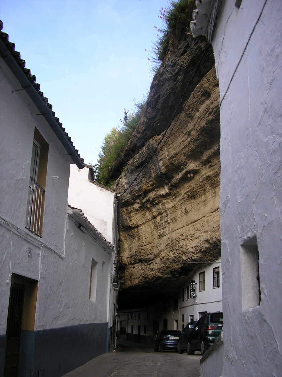 Setenil de las Bodegas - miasto między skałami